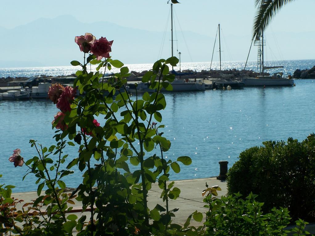 Mési Akroyali Hotel & Villas المظهر الخارجي الصورة